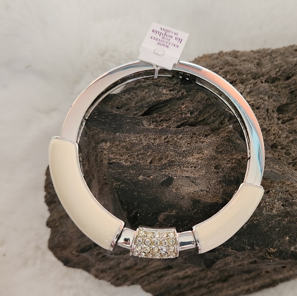 NWT Lia Sophia "Technicolor" White and cut crystal silver bracelet - Picture 6 of 6